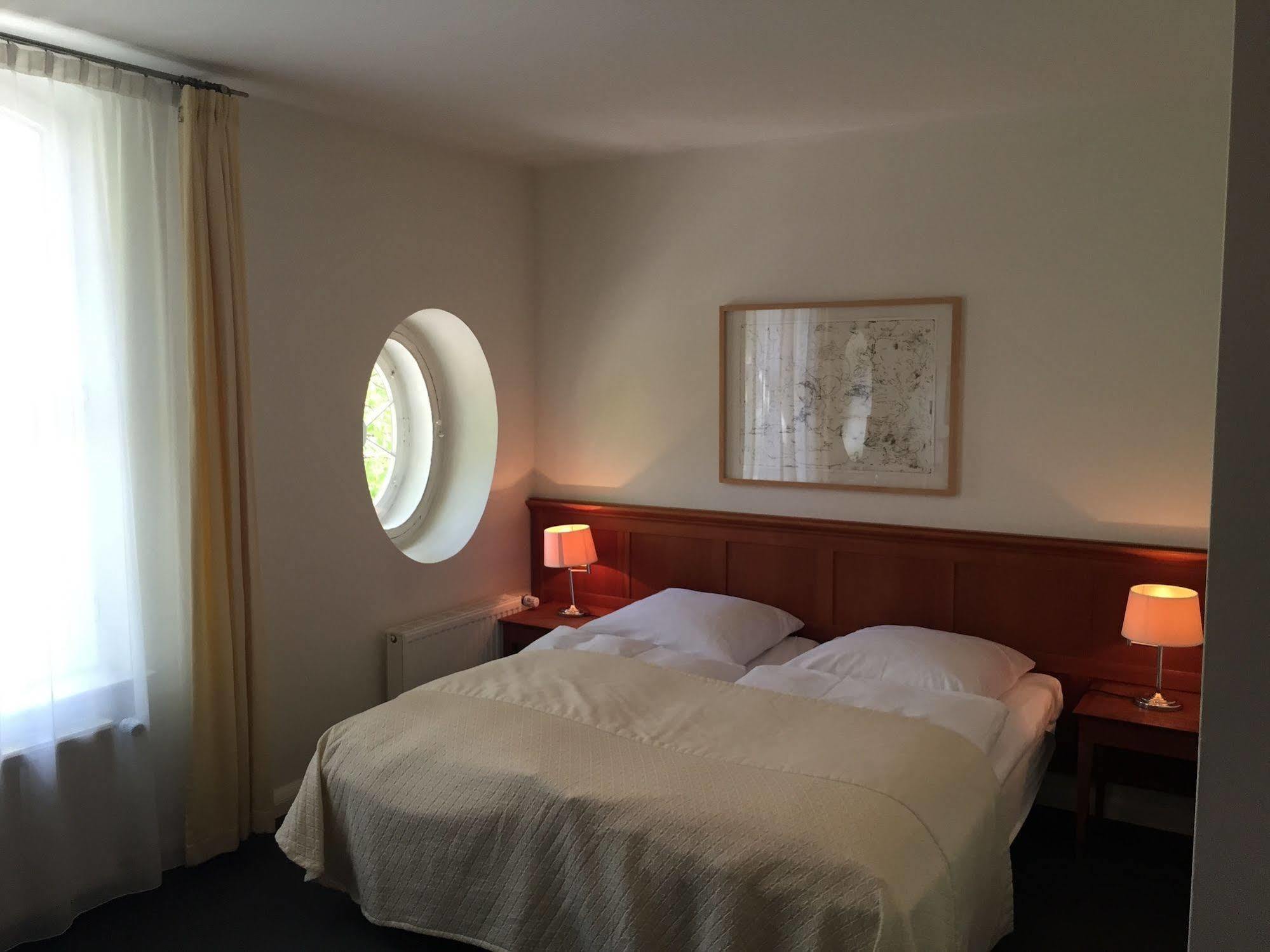 Hotel Vierseithof Luckenwalde Kültér fotó