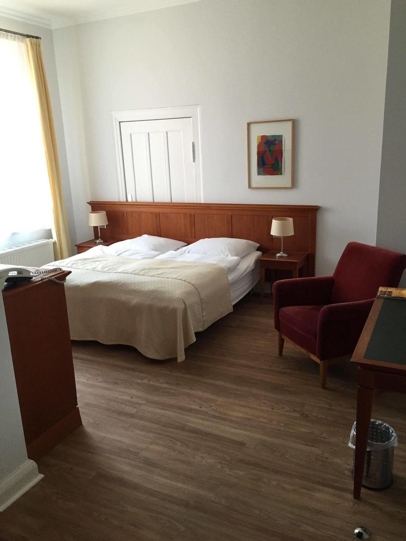 Hotel Vierseithof Luckenwalde Kültér fotó